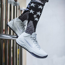 耐克（NIKE）籃球鞋922484-004科比白色實(shí)戰(zhàn) 43