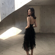 減齡吊帶裙，打造浪漫女神