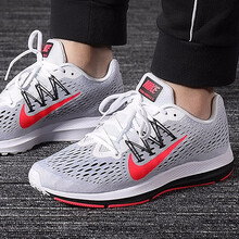 耐克（NIKE）跑步鞋AA7406-101/Zoom Winflo 5 39