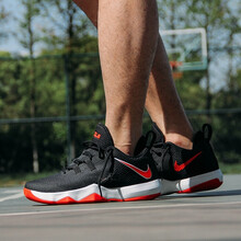 耐克（NIKE）籃球鞋AH7580-003 詹姆斯使節10 42