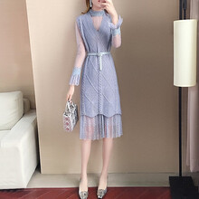 氣質(zhì)蕾絲裙，打造都市女人味