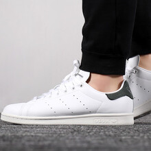 Adidas板鞋BD7444/黑尾 