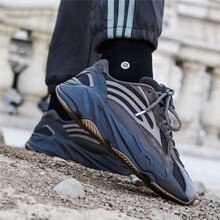 阿迪達斯（Adidas）跑步鞋3M反光咖啡色EG6860 