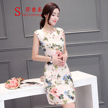 氣質(zhì)小黑裙，打造優(yōu)雅女王范