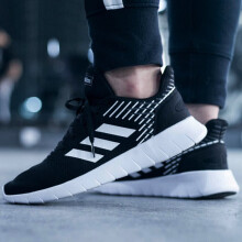 阿迪达斯（Adidas）跑步鞋F36331/黑白 网眼鞋面 