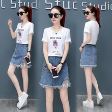 寬松荷葉袖，讓你變身性感女神