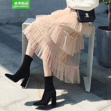 性感女神，你需要一條連衣裙