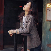 衣香西服女款