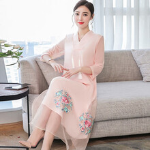 簡(jiǎn)約純色連衣裙，打造性感小女人
