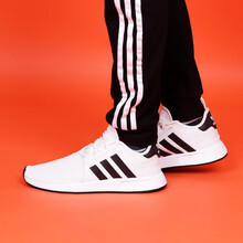 阿迪達斯（Adidas）跑步鞋CQ2406 