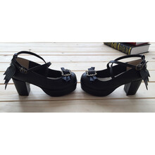 收腰連衣裙，打造優(yōu)雅女人味