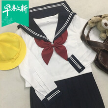 簡約純色連衣裙，打造優(yōu)雅小臉
