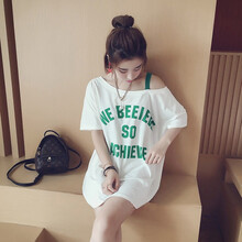 簡(jiǎn)約風(fēng)小白裙，打造優(yōu)雅氣質(zhì)范