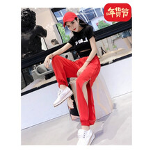 黑白衣服女