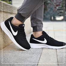 耐克（NIKE）跑步鞋黑色812654-011/19春季 39