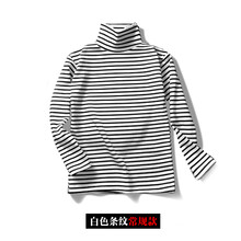 百變造型，小白鞋上演街頭風(fēng)