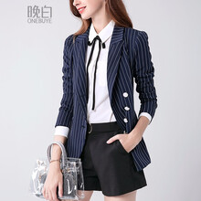 豎條西服女