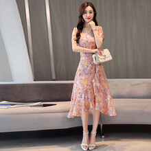 清爽小白裙，打造性感女人味