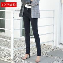 修身小腳牛仔褲，讓你秒變女神