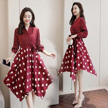 減齡小白連衣裙，打造優(yōu)雅女神