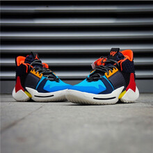 耐克（NIKE）籃球鞋BV6352-900  色彩 
