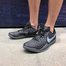 耐克（NIKE）籃球鞋884445-001 黑色 