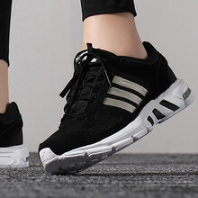 Adidas跑步鞋BB6946 