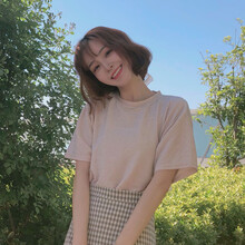 夏日穿搭，修身連衣裙來助力