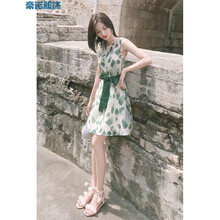 一字肩連衣裙，打造優(yōu)雅女神范