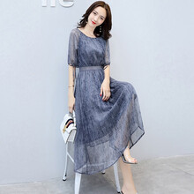 小賴(lài)猴（XIAOLAIHOU） 純色 腰帶，鏤空 連衣裙