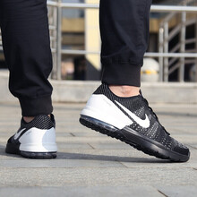 耐克（NIKE）跑步鞋820198-009/黑-白 AIR MAX 主推 