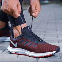耐克（NIKE）跑步鞋內(nèi)置氣墊紅色AA7403-004 