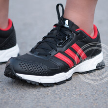 阿迪達(dá)斯（Adidas）跑步鞋AC8592經(jīng)典舒適黑紅 