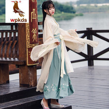 純色系連衣裙，打造優(yōu)雅女人味