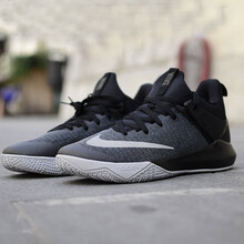 耐克（NIKE）籃球鞋黑色897653-002 