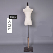 客廳裝修，創(chuàng)意玻璃花瓶來(lái)幫你