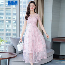 簡(jiǎn)約碎花連衣裙，打造性感女神