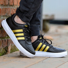 阿迪達斯（Adidas）板鞋EE3826 黑金 