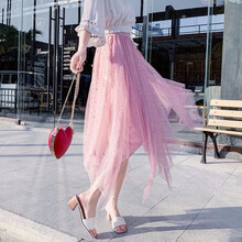 穿高腰短裙，微胖妹子的不二之選