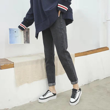 高腰牛仔褲，微胖女生的減齡之選