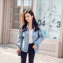 簡(jiǎn)約風(fēng)長(zhǎng)袖外套，打造百變女郎