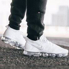 耐克（NIKE）跑步鞋942842-105/男款 