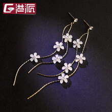 優(yōu)雅花朵黃金耳釘