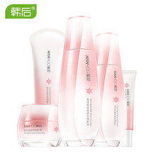 韓后（Hanhoo）套裝/禮盒控油平衡，美白，細(xì)致毛孔，保濕，淡斑，深層清潔，補(bǔ)水