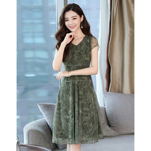 純色連衣裙，打造女神的好身材