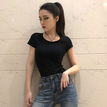純色寬松連衣裙，打造性感女神