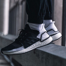 阿迪達(dá)斯（Adidas）跑步鞋B37704/UB19 