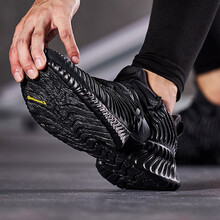 Adidas跑步鞋D96805/純黑/建議大半碼 