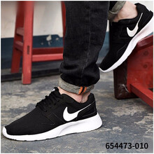 耐克（NIKE）跑步鞋654473-010/19春尚新 