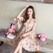 寬松連衣裙，穿出優(yōu)雅小仙女